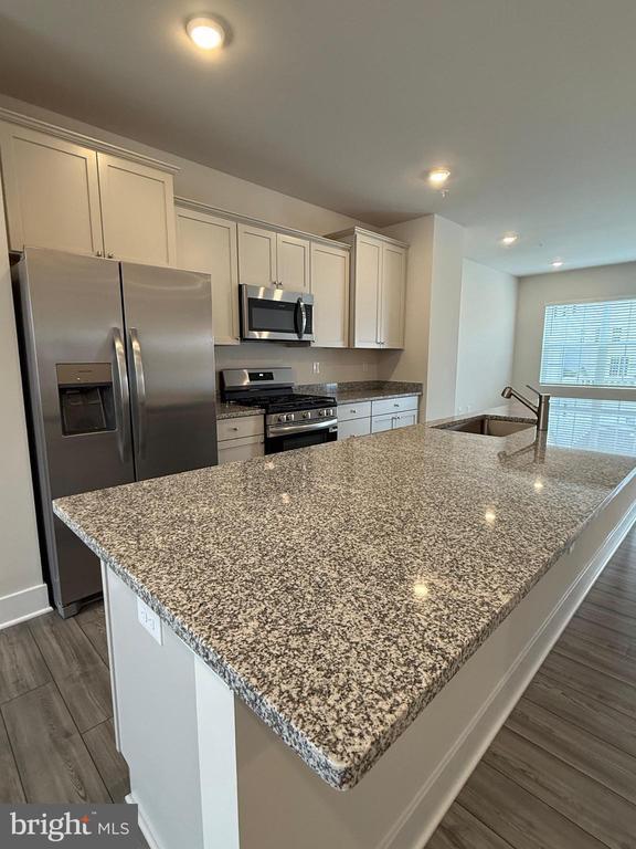 Building Photo - 2275 Marcy Dr