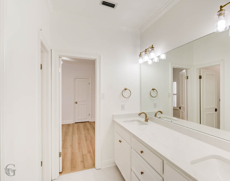 Building Photo - 316 Autumn Ridge Dr