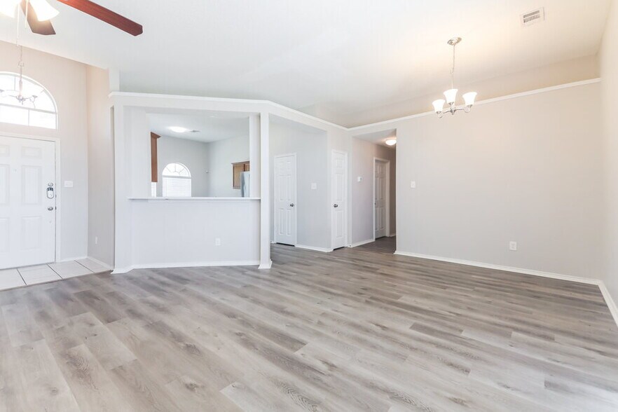 Building Photo - 1705 Green Terrace Dr