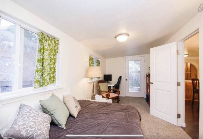 Building Photo - 3 bedroom in Santa Barbara CA 93110