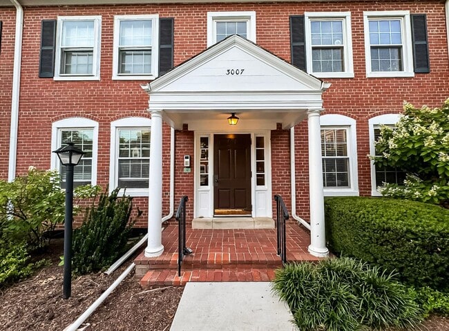 Primary Photo - Charming 1 Bed 1 Bath Condo In Amenity-fil...
