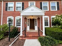 Building Photo - Charming 1 Bed 1 Bath Condo In Amenity-filled Fairlington Villages - Water Included