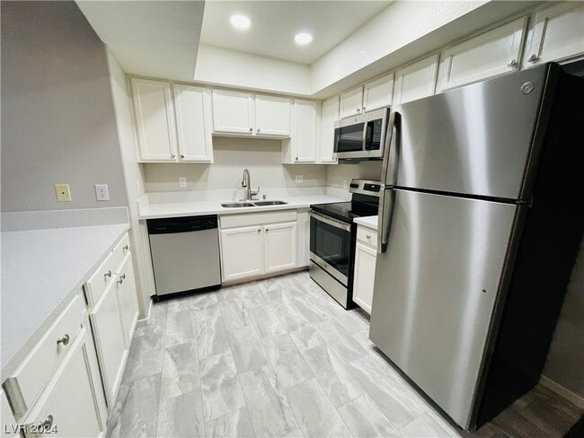 Building Photo - 8410 Eldora Ave