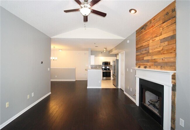 Building Photo - 210 Spring Heights Ln