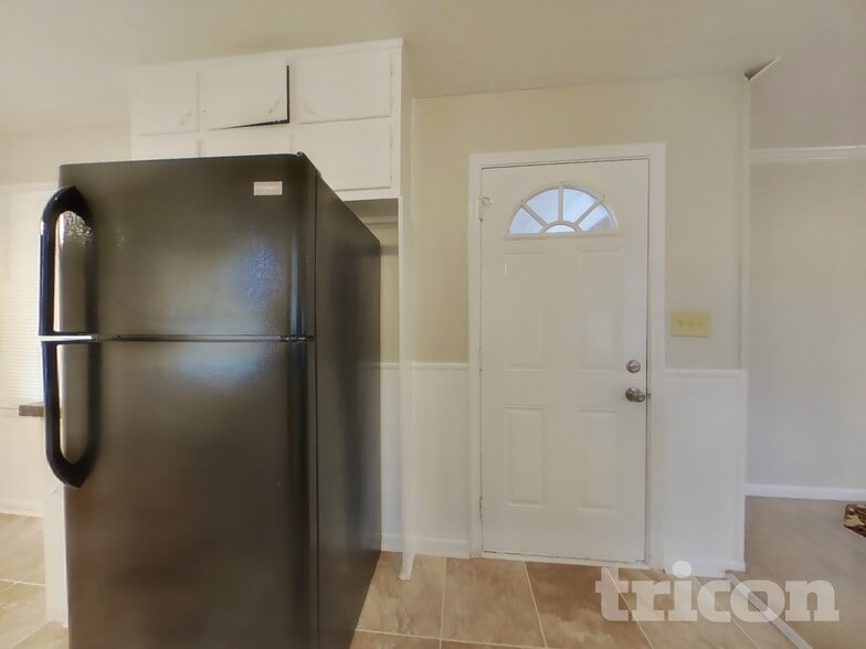 Building Photo - 3842 Wesley Dr