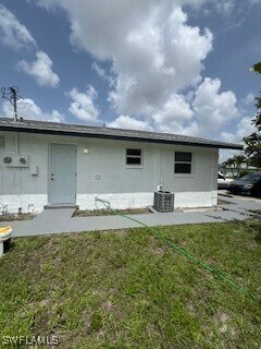 Building Photo - 3340 Stella St