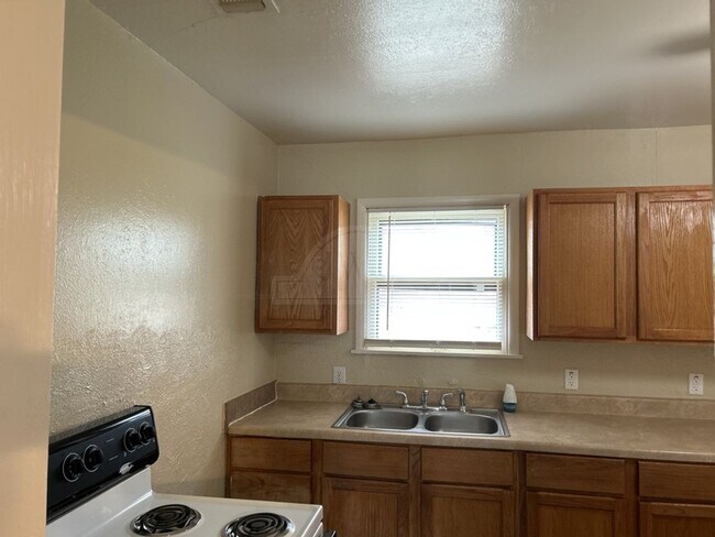 Building Photo - 408 Allen St