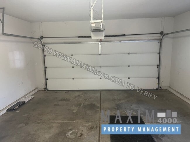 Building Photo - 401 E Mayfield Dr