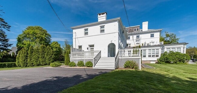 Building Photo - 519 Bellevue Ave