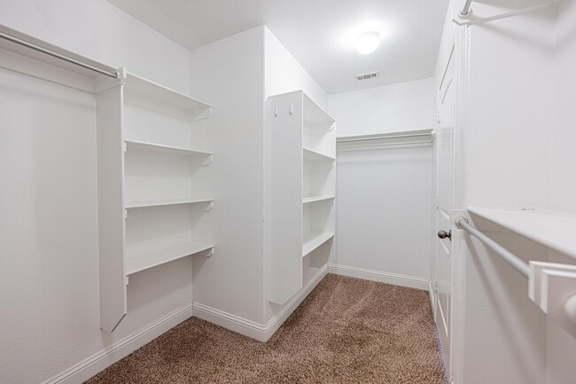 Building Photo - Property For Lease in Odessa