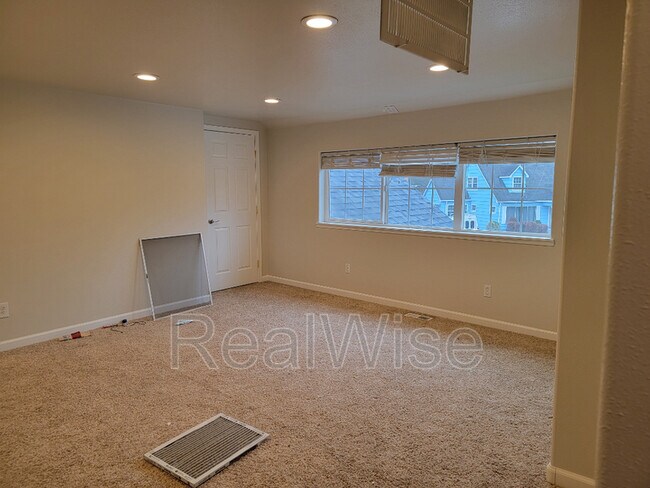 Building Photo - 344 W Selmar Ct