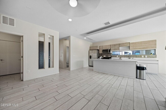 Building Photo - 3741 Peak Pl