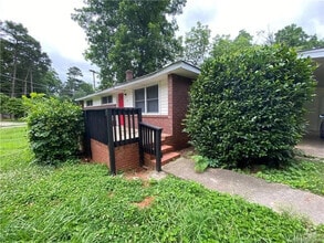 Building Photo - Room in House on Nations Ford Rd