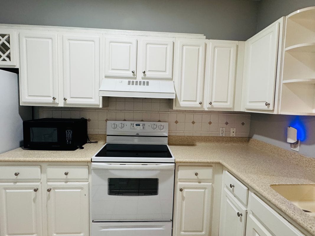 Building Photo - 955 Juniper St NE