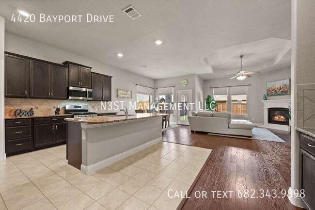 Building Photo - 4420 Bayport Dr