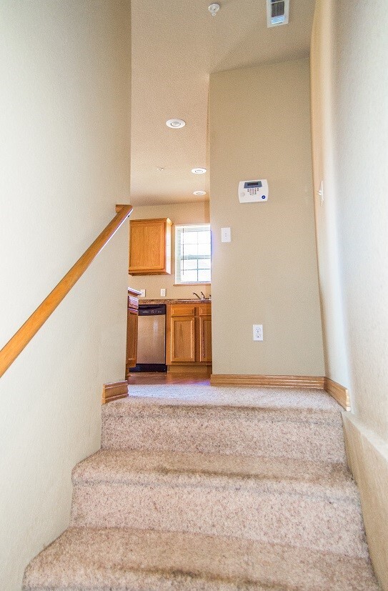 Building Photo - 2877 W Hillshire Dr