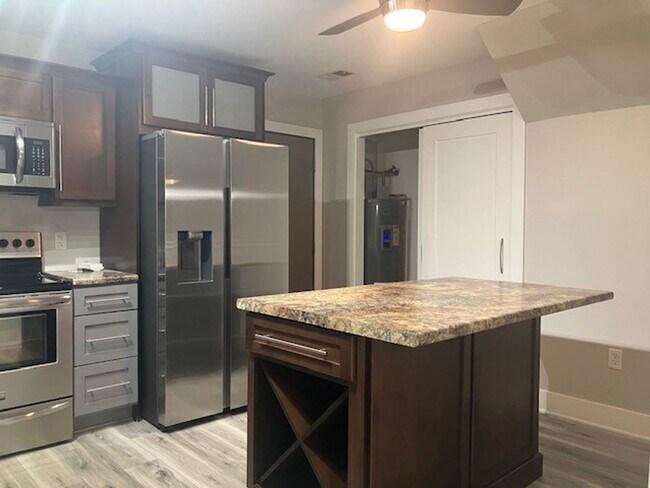Building Photo - Behrell Condo