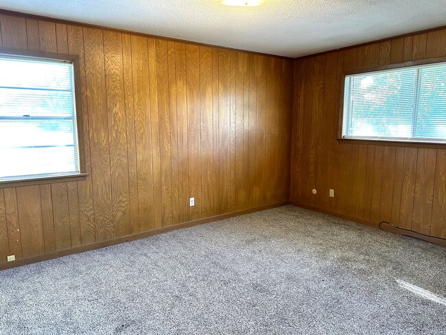 Building Photo - 706 Manson St