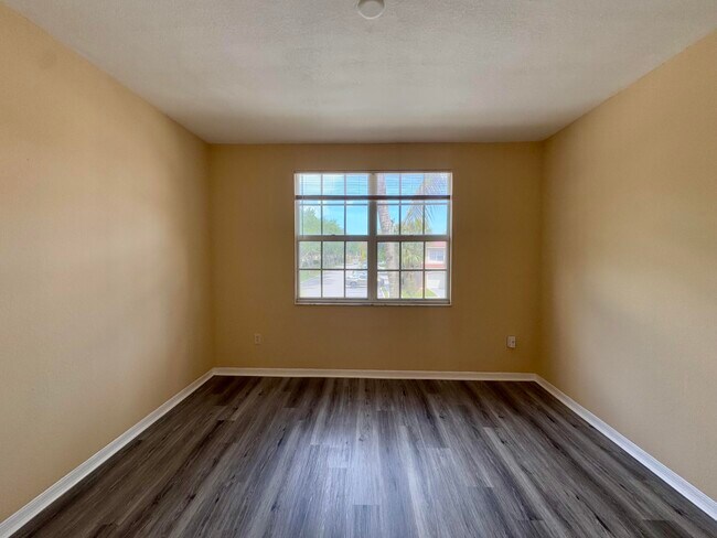 Building Photo - 15135 Michelangelo Blvd