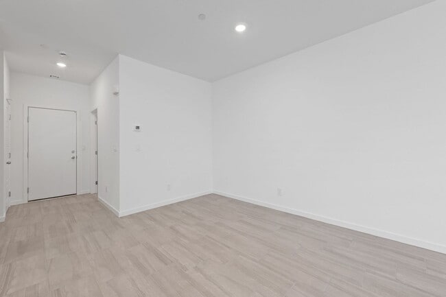 Building Photo - Brand New 3 Bedroom Townhome with Premium ...