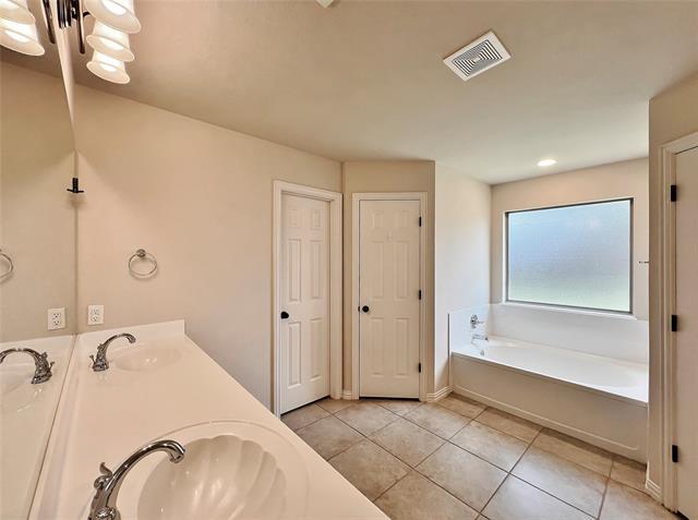 Building Photo - 600 Bretts Way