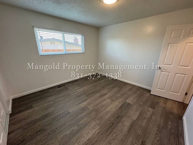 Building Photo - Beautifully Updated 3-Bedroom Home with Sp...