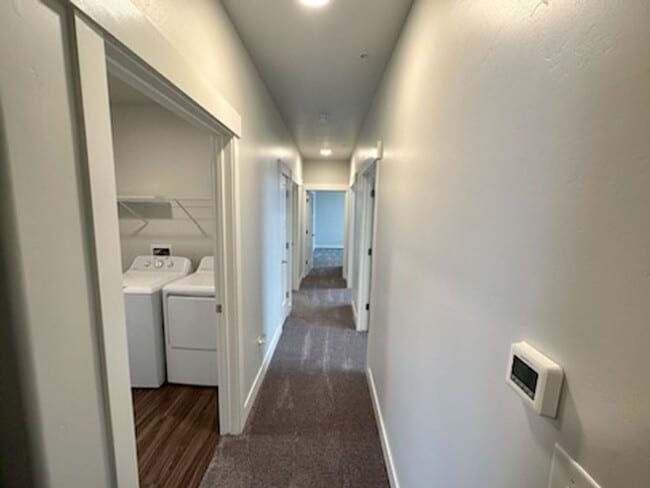 Building Photo - Bright 3 bed Condo with Pool, HOA, and Great Amenities!!