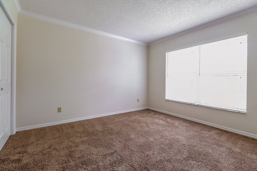 Building Photo - 9132 Hawkins Ct
