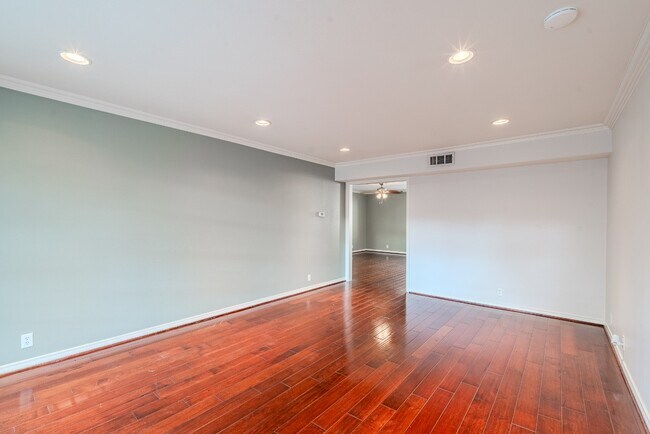 Building Photo - 6106 Averill Way