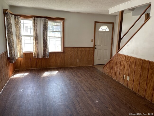 Building Photo - 103 Ridgewood Rd