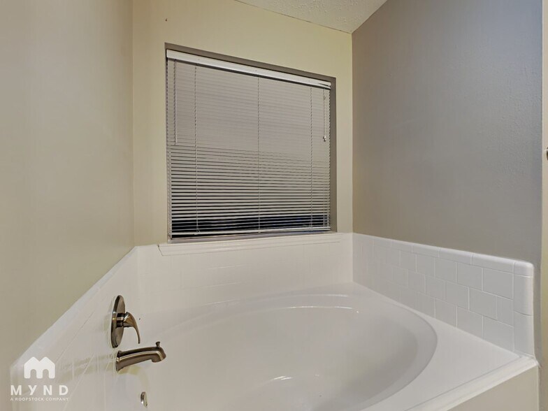 Building Photo - 22514 Willow Branch Ln