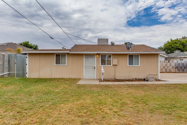 Building Photo - 510 E Belmont Ave