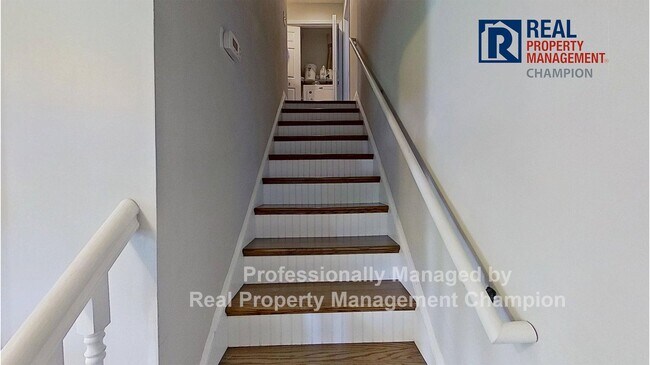 Building Photo - 4 BD/2.5 BA off Middle Sound Loop w/ Large...