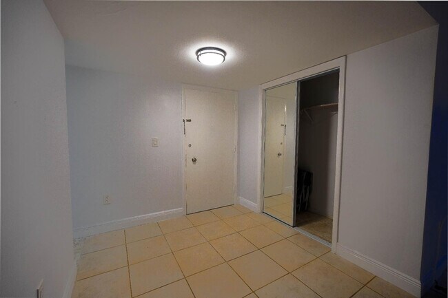 Building Photo - 1075 92nd St