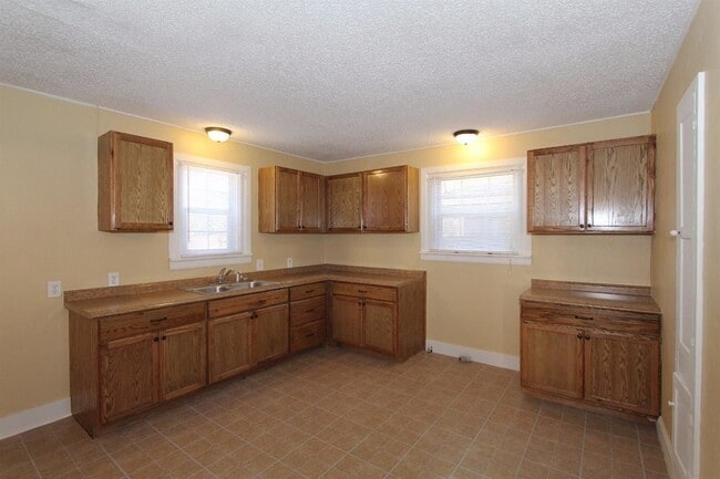 Building Photo - 2203 20th St