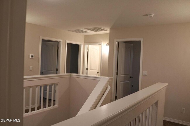 Building Photo - "Spacious 5-Bed, 4-Bath Furnished Gem in E...