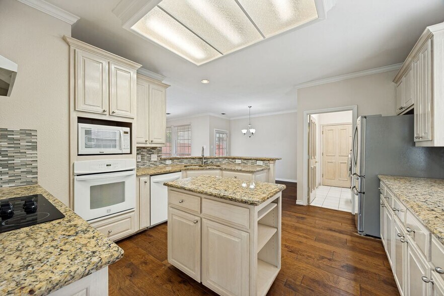 Building Photo - 2129 Argyle Dr