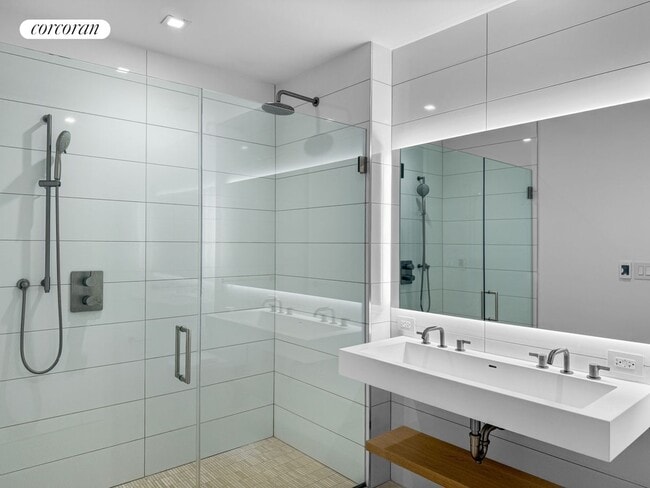 Building Photo - 98 Front St