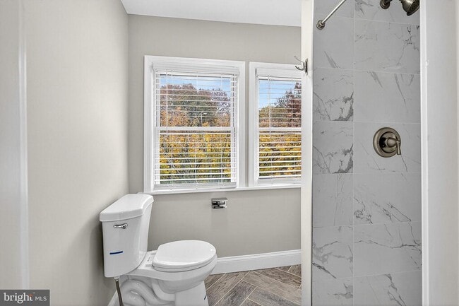 Building Photo - 2417 Washington St