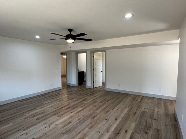 Building Photo - NEW CONSTRUCTION 5 Bed 3 Bath w/ Walk Out ...
