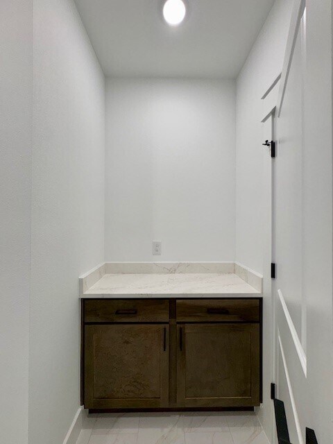 Building Photo - 12 Beneraird Ln