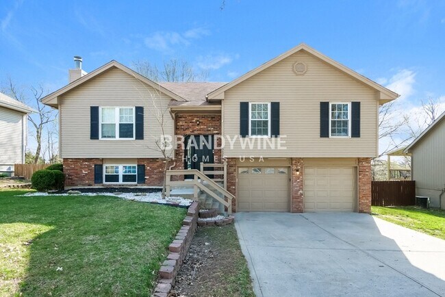 Building Photo - 6623 NW Sioux Dr