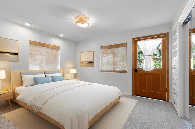 Building Photo - 228 N Pueblo Ave