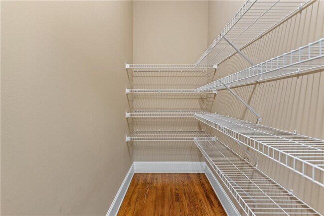 Building Photo - 1070 Windfaire Pl