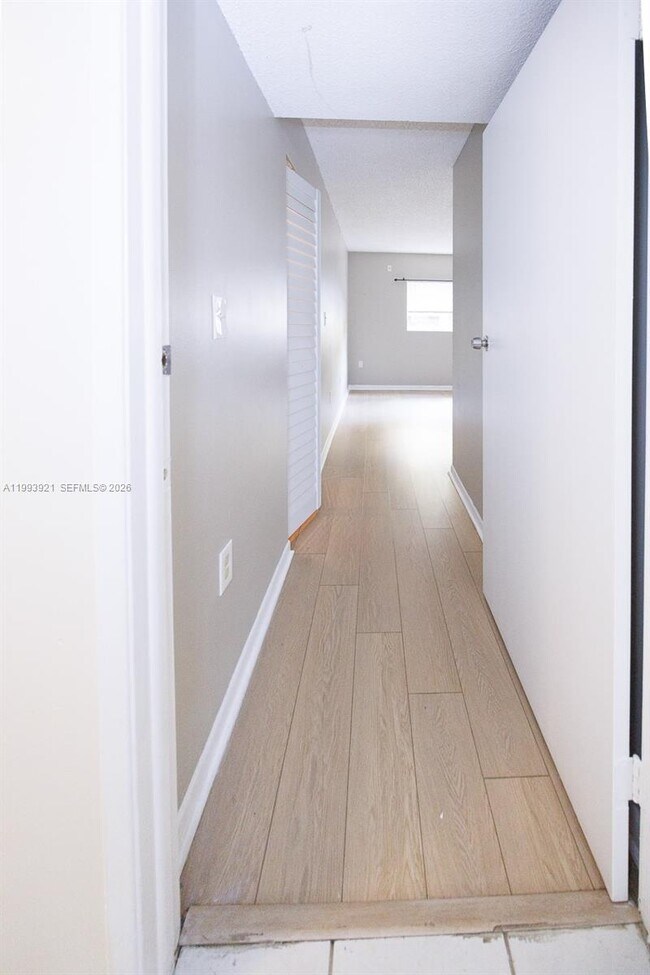 Building Photo - 14920 SW 82nd Ln