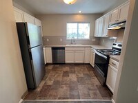 Building Photo - 10934 NE Weidler St