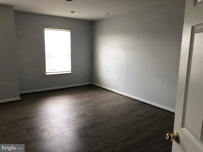 Building Photo - 1905 Bulrush Ct