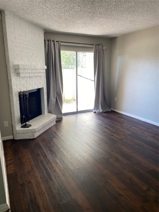 Building Photo - 250 El Dorado Blvd