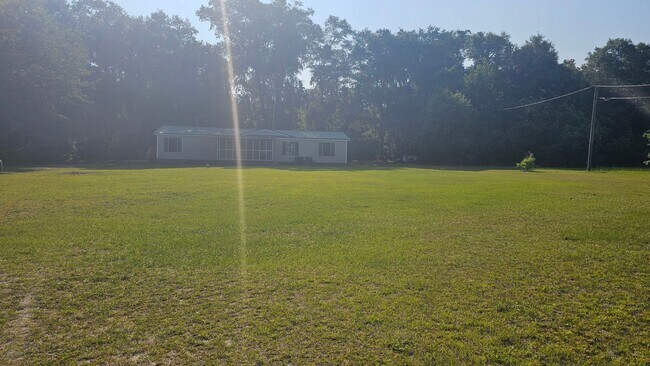 Building Photo - mobile home conveniently located