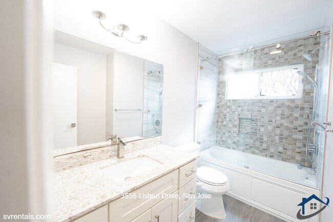 Building Photo - 3556 Lisbon Dr